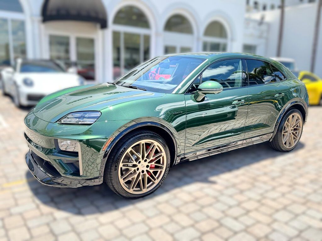 2025 PORSCHE Macan