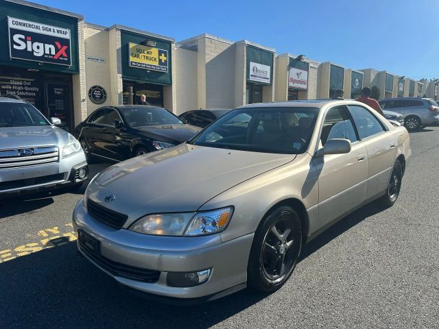 Lexus ES