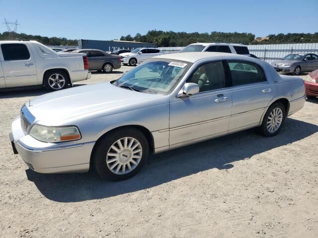 Lincoln Town Car