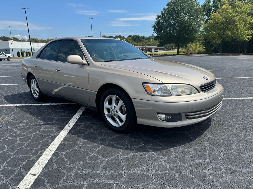 Lexus ES
