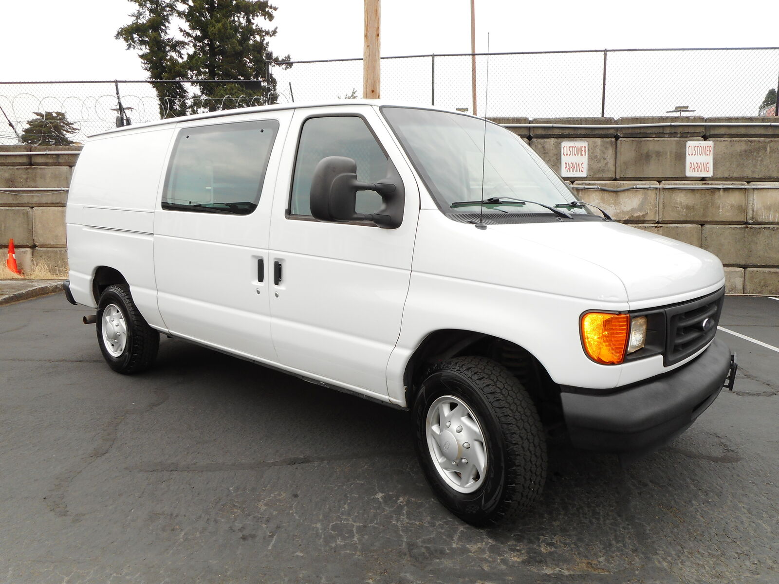 Ford E-250