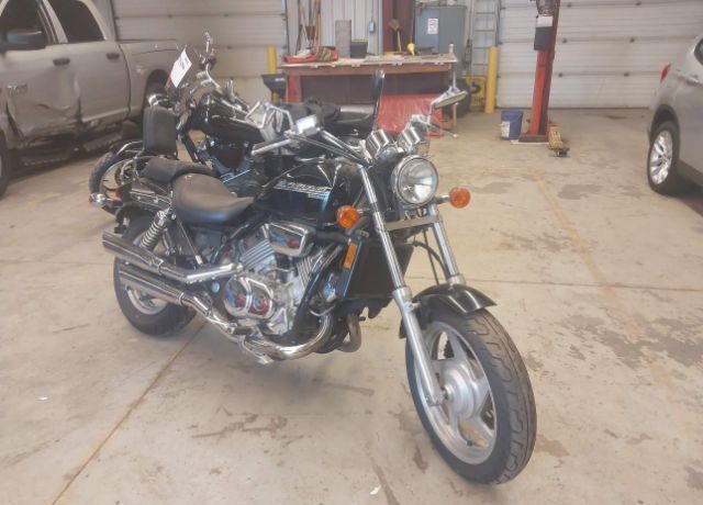 Honda VF750C (MAGNA)
