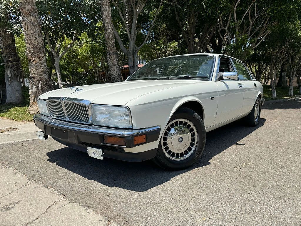 Jaguar XJ6