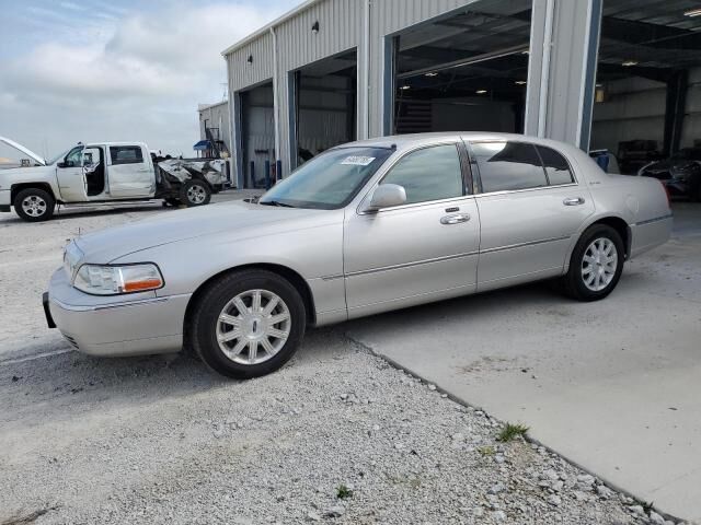 Lincoln Town Car