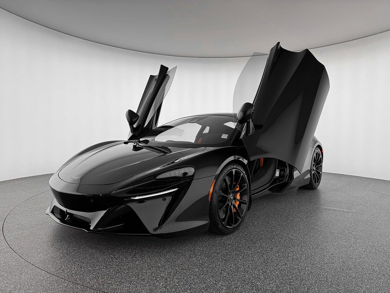 2025 MCLAREN ARTURA