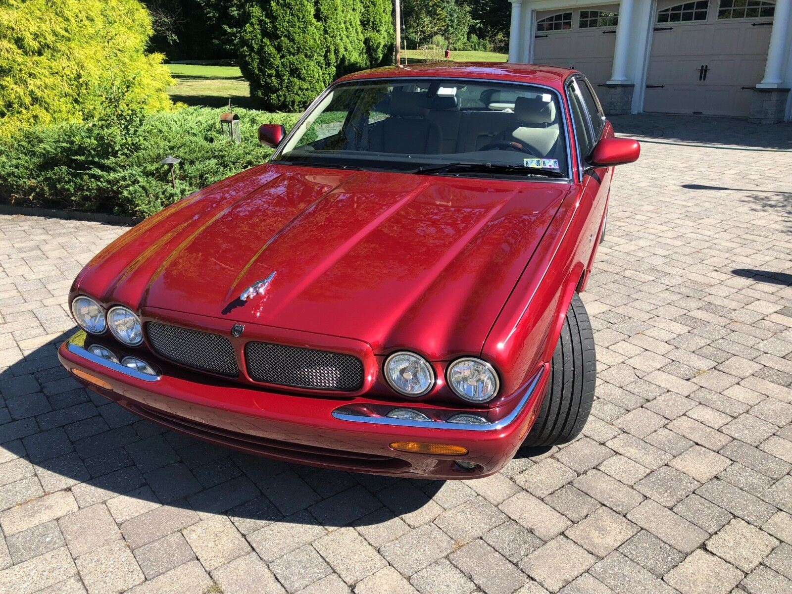 Jaguar XJR