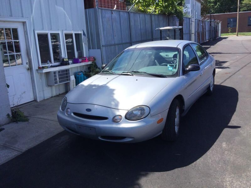 Ford Taurus