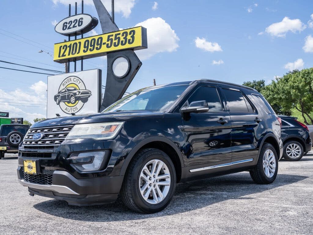 2017 FORD Explorer