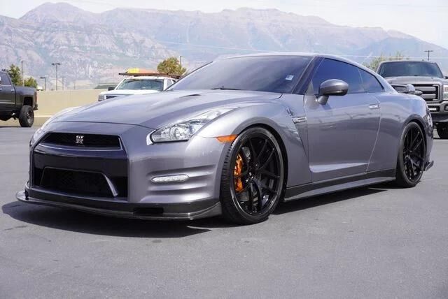 Nissan GT-R