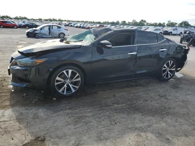 Nissan Maxima