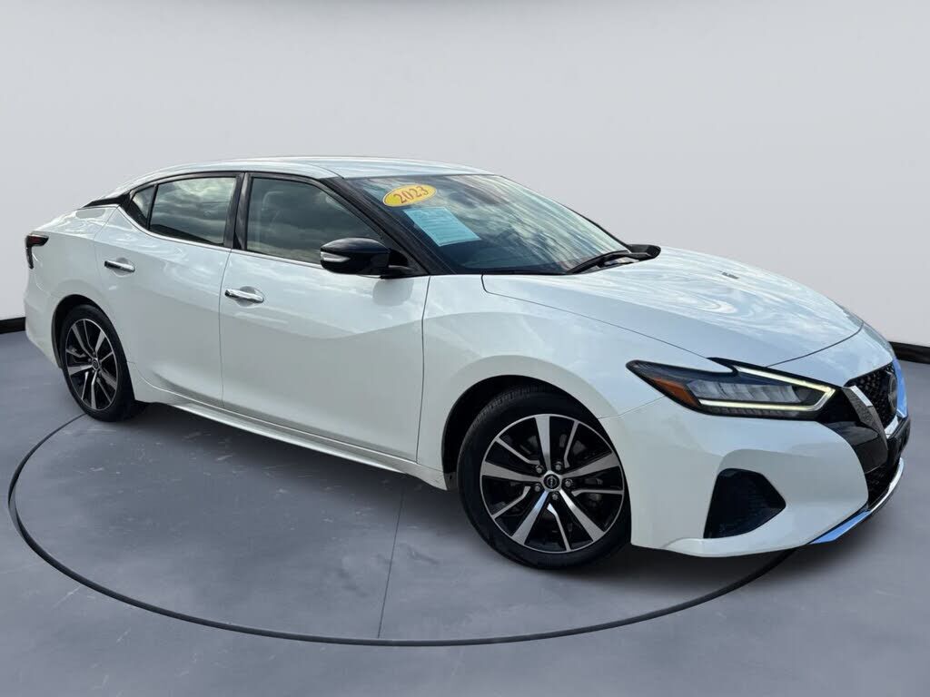 2023 NISSAN Maxima