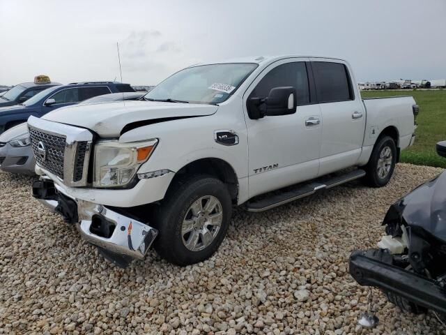 Nissan Titan
