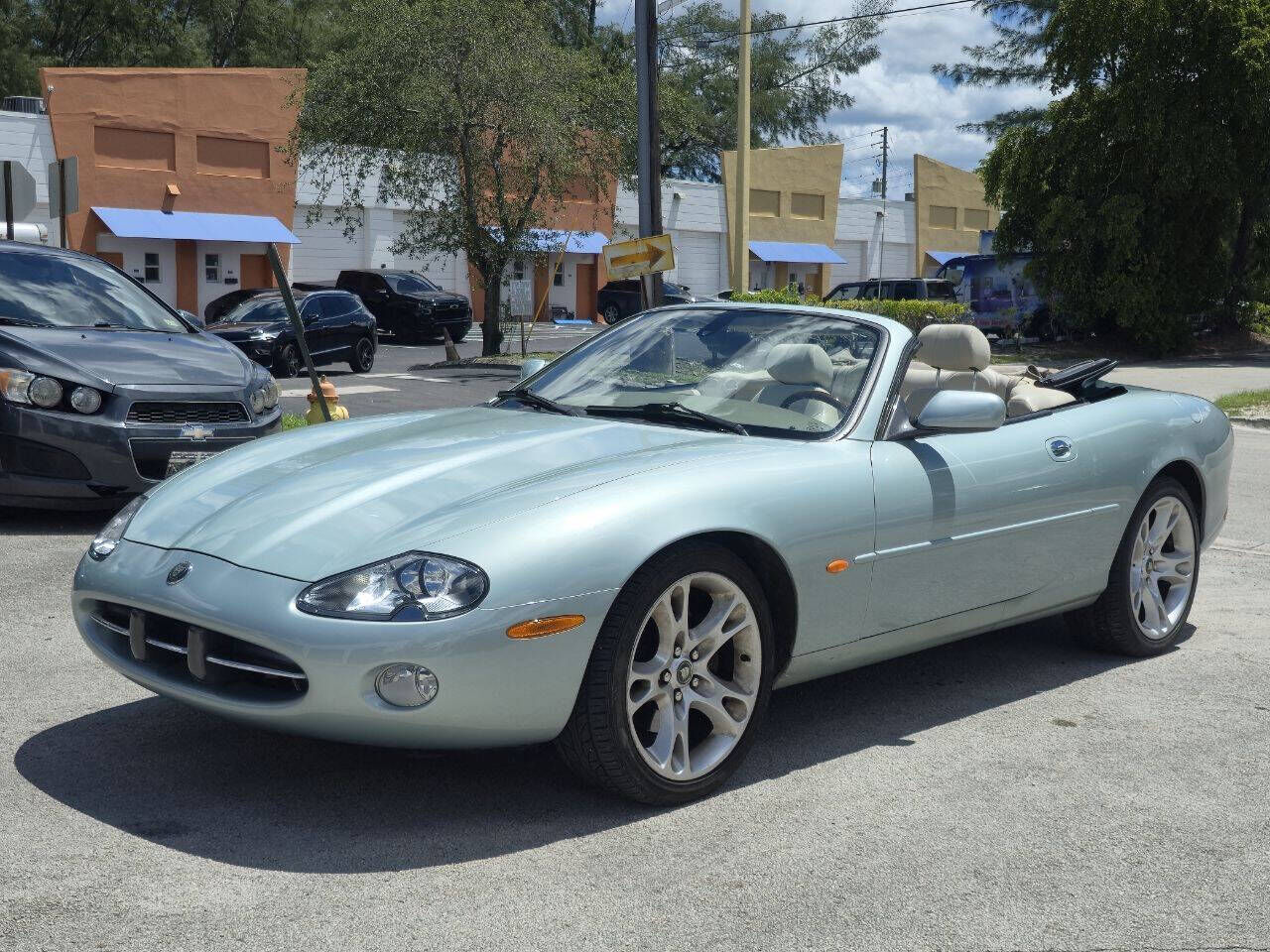 Jaguar XK8