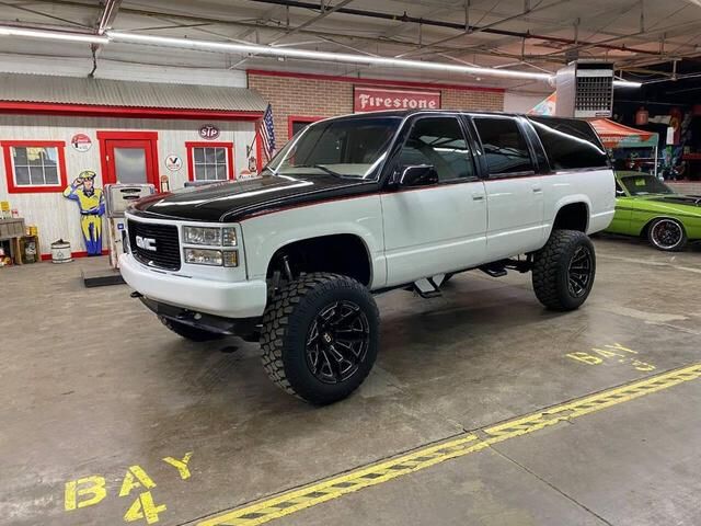 GMC Suburban