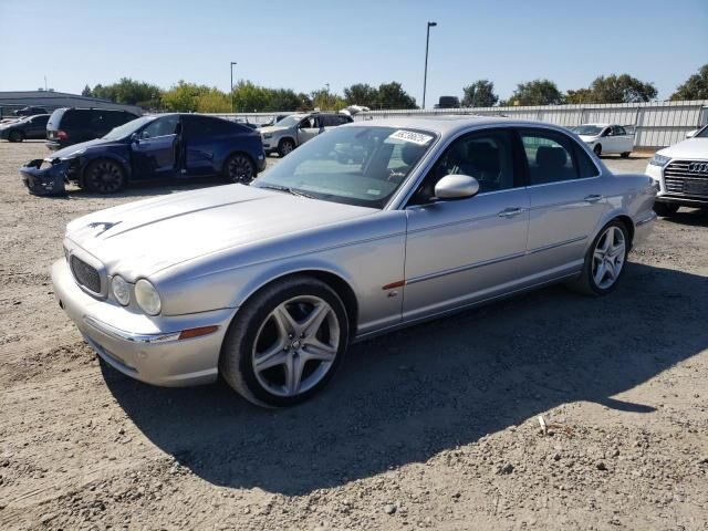 Jaguar XJR