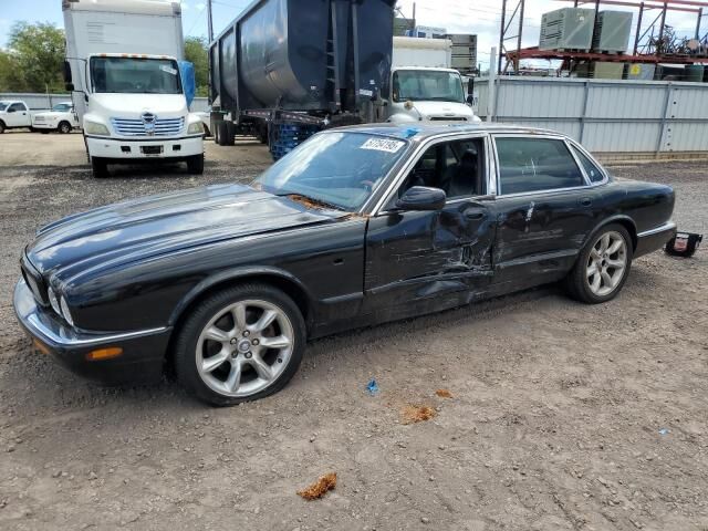 Jaguar XJR