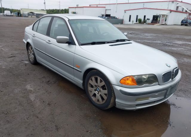 BMW 323i