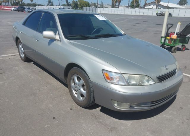 Lexus ES