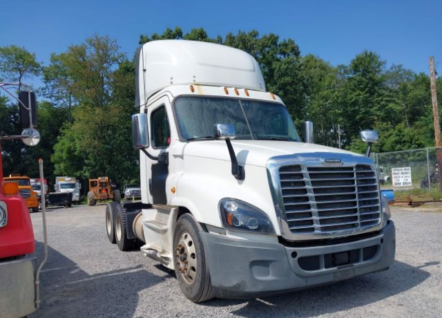 2016 FREIGHTLINER Cascadia
