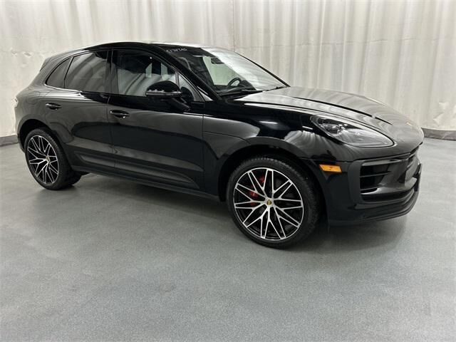 2022 PORSCHE Macan