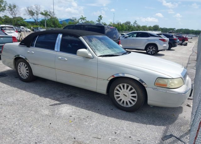 Lincoln Town Car