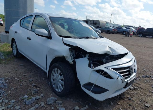 Nissan Versa