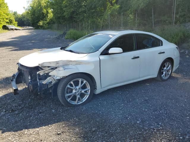 Nissan Maxima