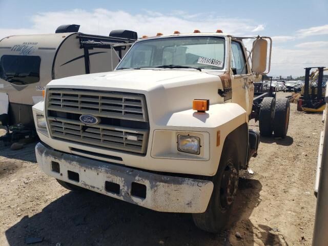 Ford F-700