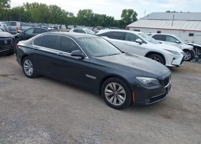 BMW 740i