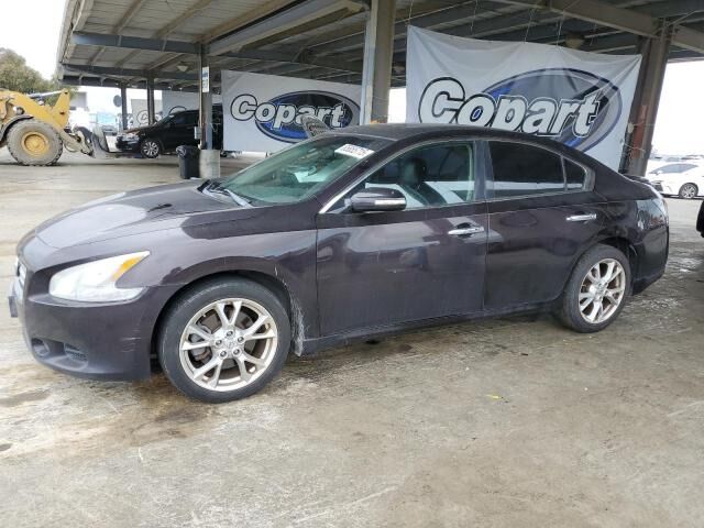 Nissan Maxima