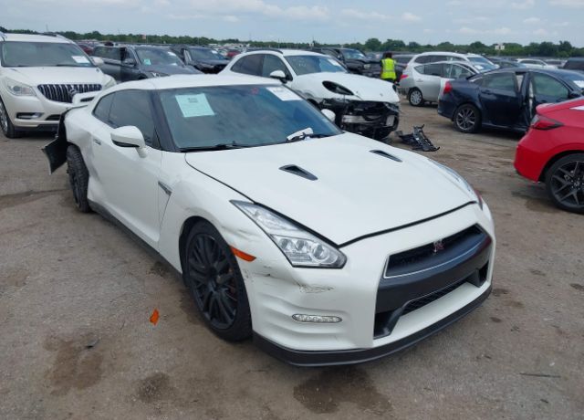 2016 NISSAN GT-R