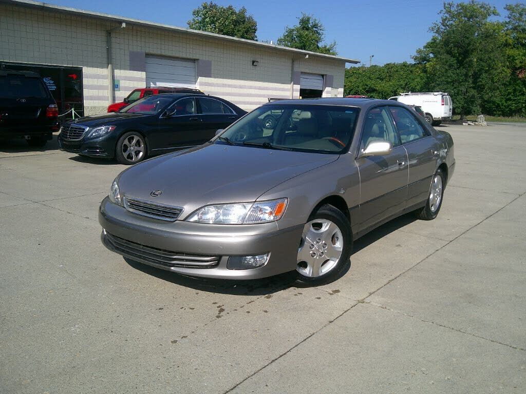 Lexus ES