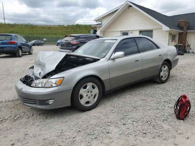 Lexus ES
