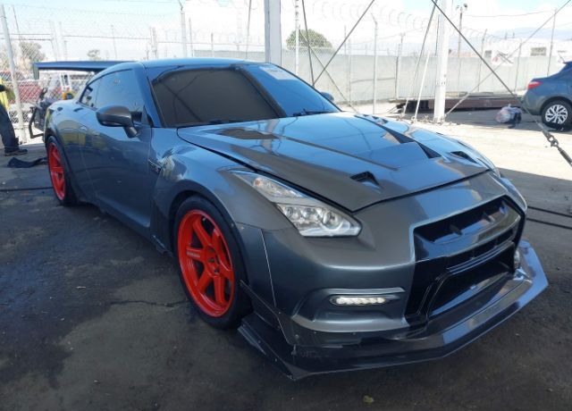 Nissan GT-R