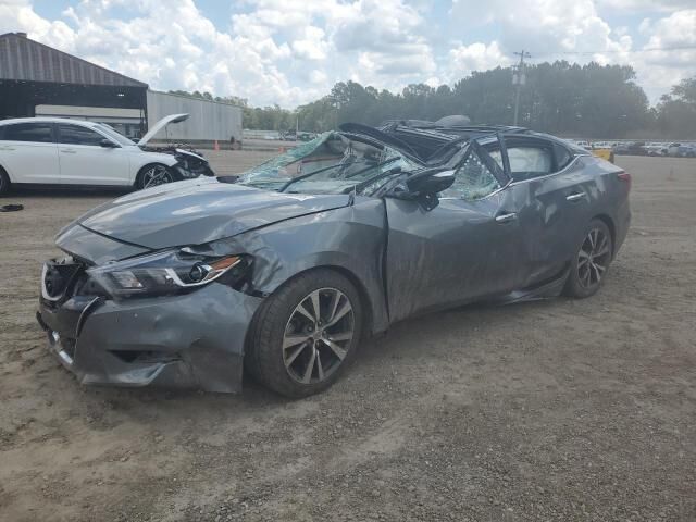 Nissan Maxima