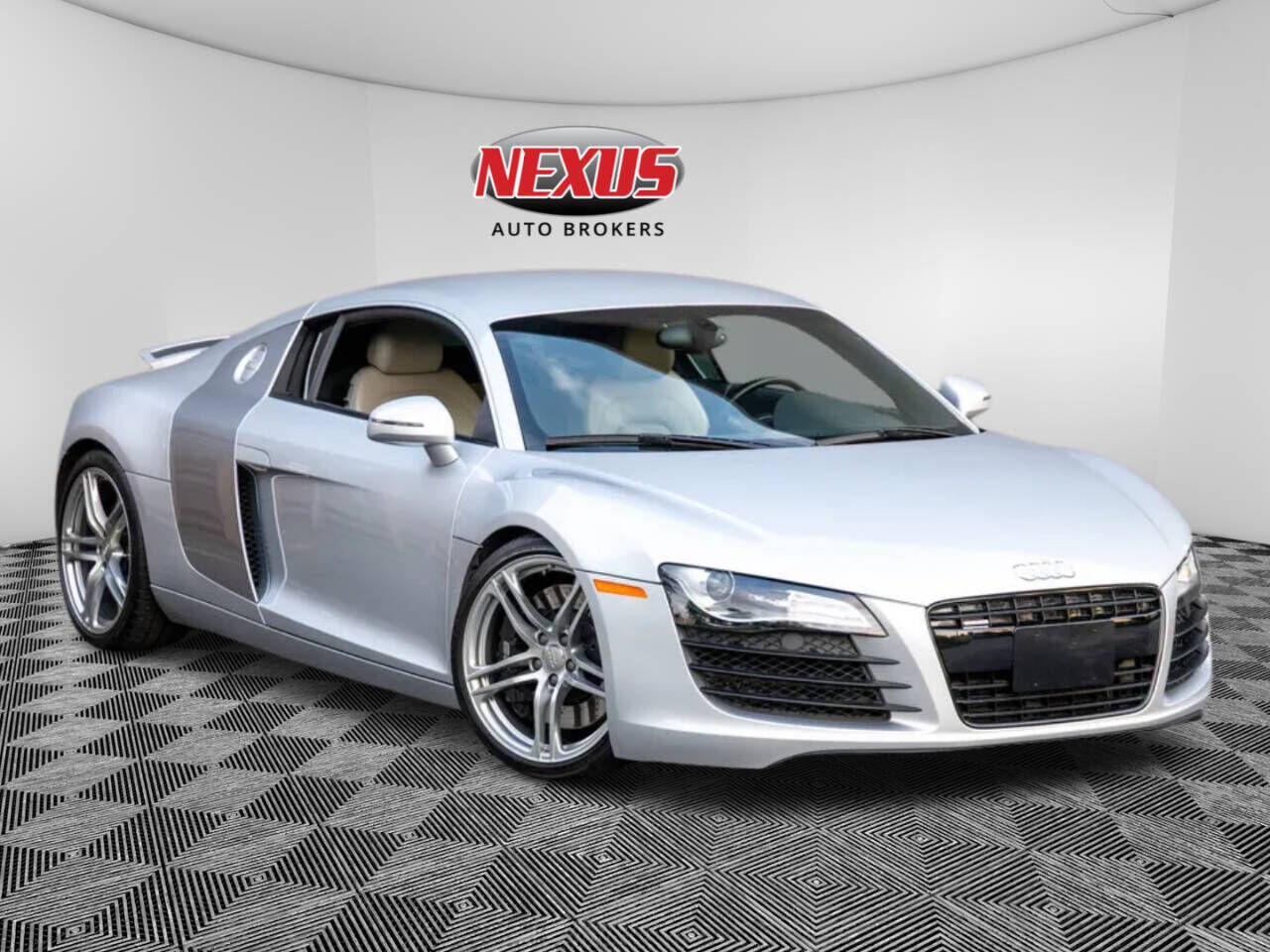 2010 AUDI R8
