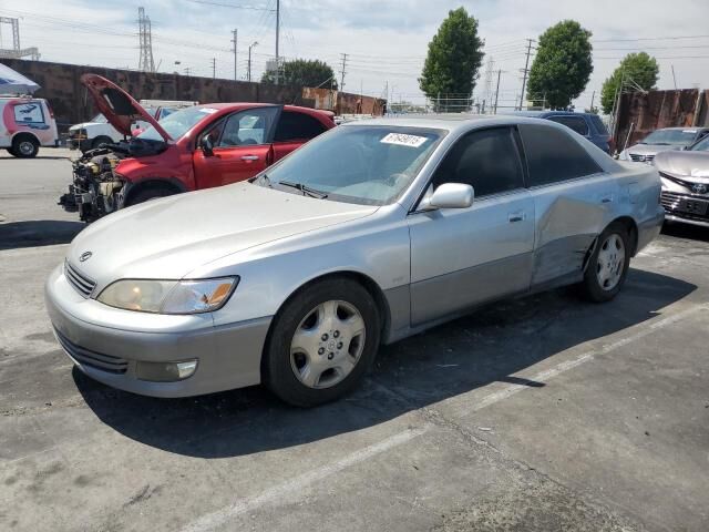 Lexus ES