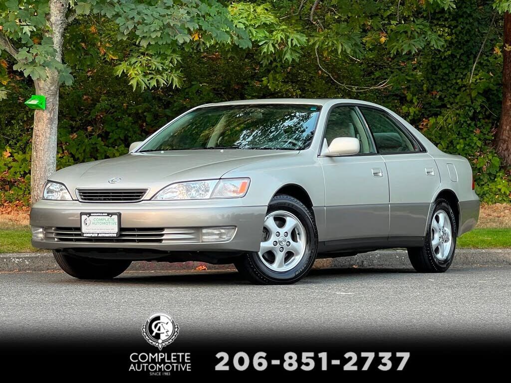 Lexus ES
