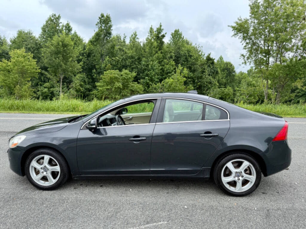 2013 VOLVO S60