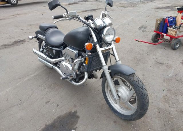 Honda VF750C2 (MAGNA)