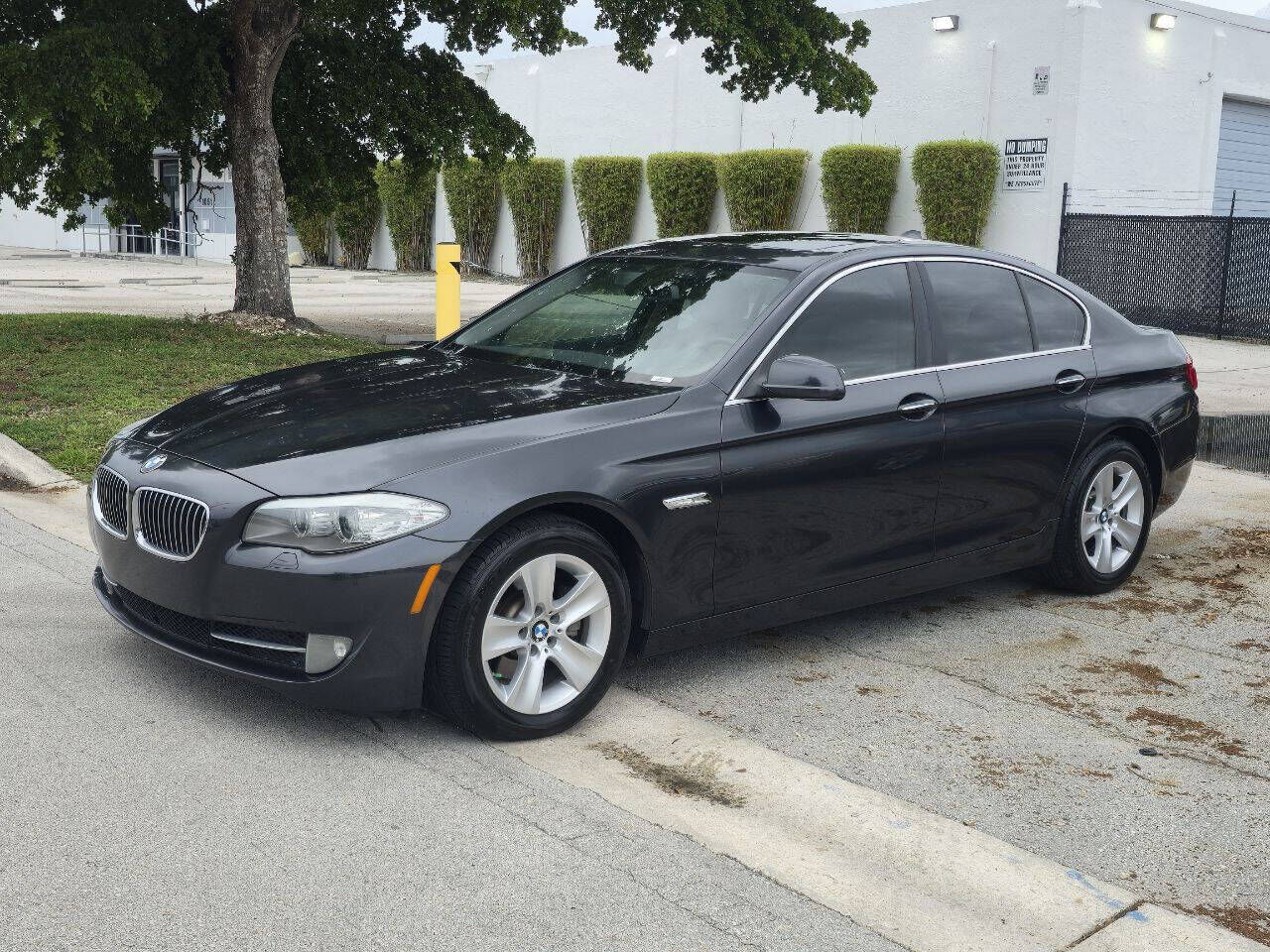 BMW 528i