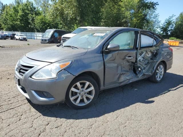 Nissan Versa