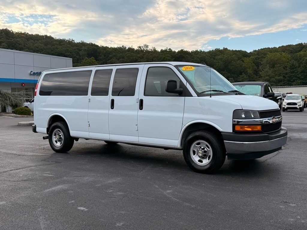 2024 CHEVROLET Express