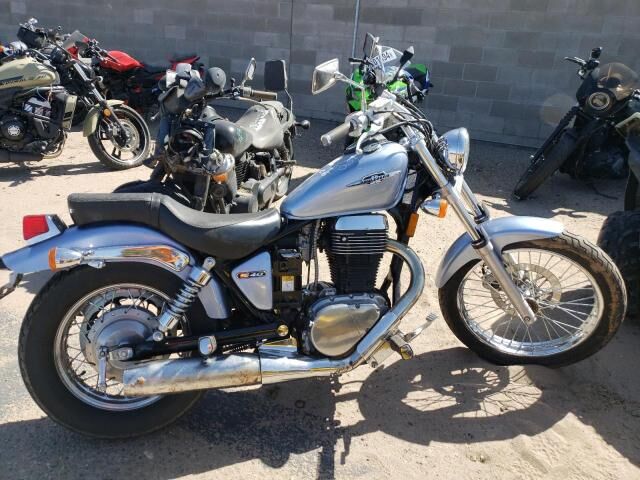 Suzuki LS650