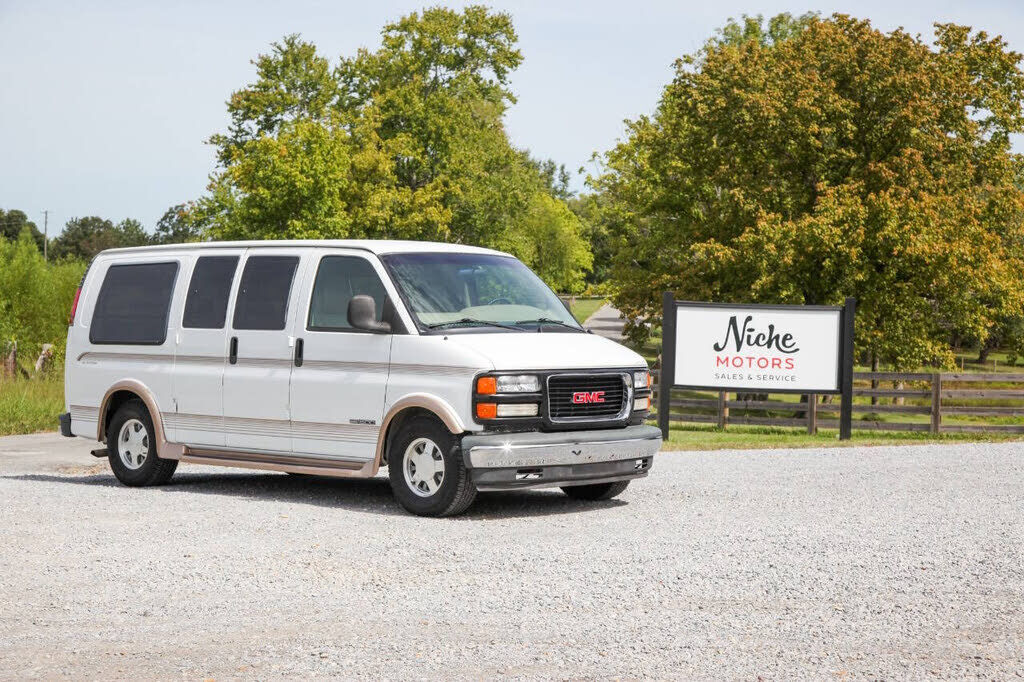 GMC Savana