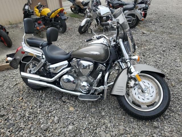 Honda VTX1300R
