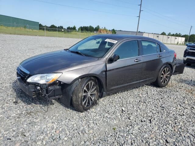 Chrysler 200