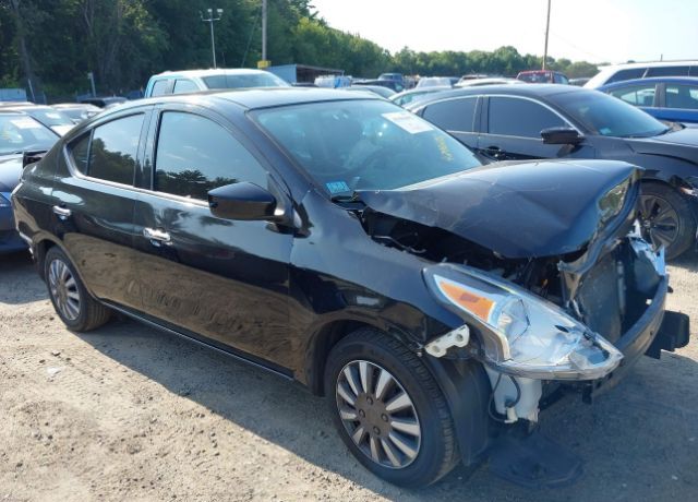 Nissan Versa