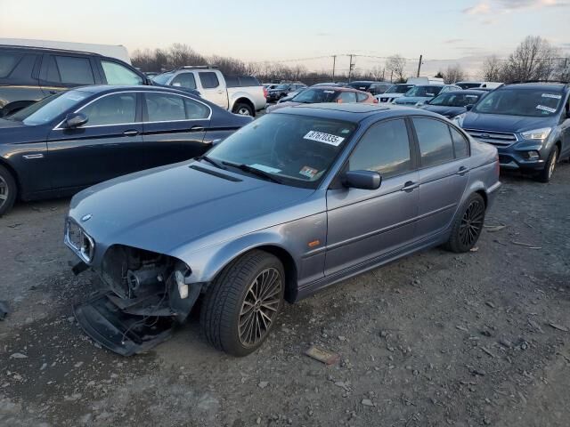BMW 323i