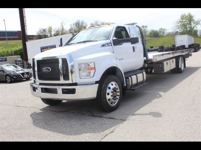 2025 FORD F-750